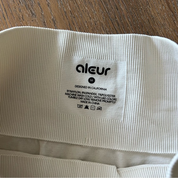 Aleur Matching Set - Picture 9 of 12